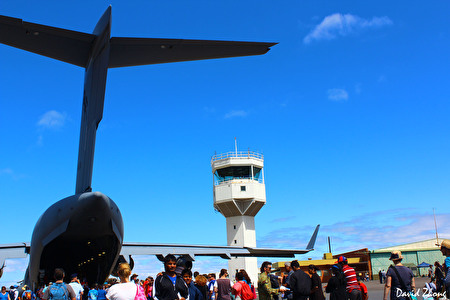 Controlling the Airshow